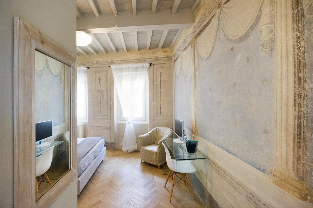 Il Piccolo Cavour Charming House Alojamento de Acomodação e Pequeno-almoço